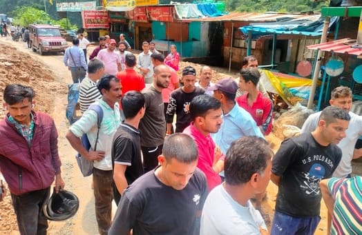 Landslide Chamba-Rishikesh highway remained closed for the whole day in Amsera