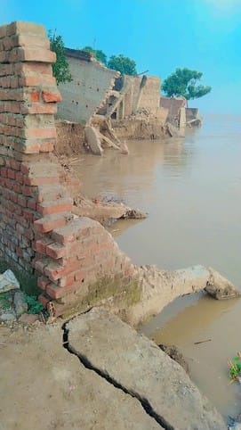 60 thousand people of 50 flood affected villages are yearning for ration and water