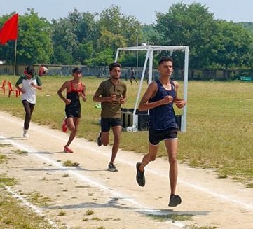 Prashant and Sandhya won the 800 meter race