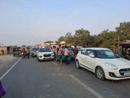 Jam due to arrival of heavy vehicles at Panchal Ghat