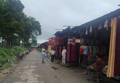 Mandis near the border opened, happiness was seen among the shopkeepers