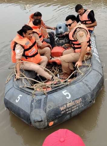 Farmer extracting sand in Banganga goes missing, feared to have been dragged away by a crocodile