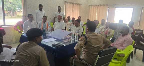 The police sent back the BJP leaders, including the nephew of the former governor, after making them sit in the police station for 1.30 hours