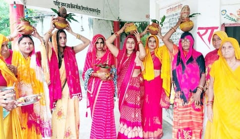 Bhagwat Katha of Kalash Yatra started in Pipariya Ghasi