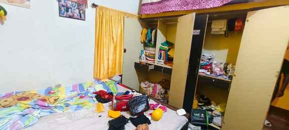 The miscreants entered the house posing as electricians and took away jewellery and cash