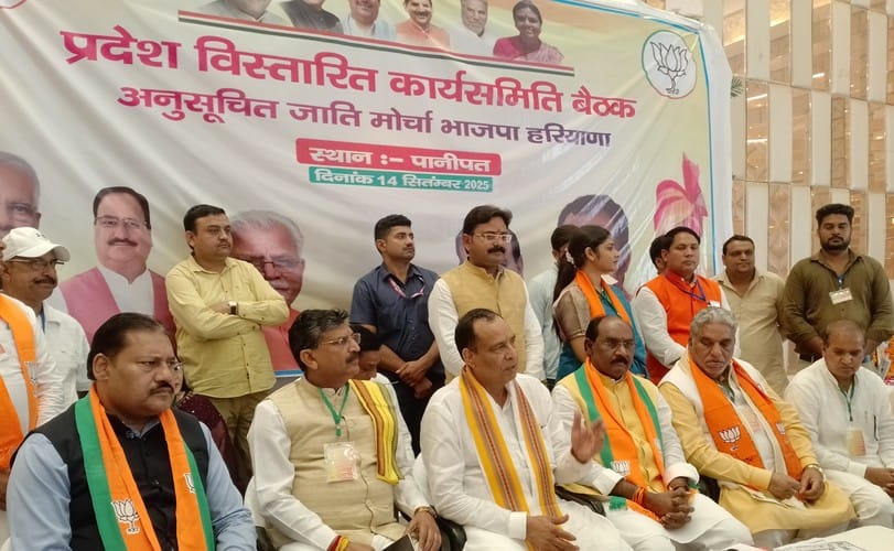 The government will compensate the farmers for their losses, they will get compensation of seven to fifteen thousand rupees per acre: Mohanlal Badauli