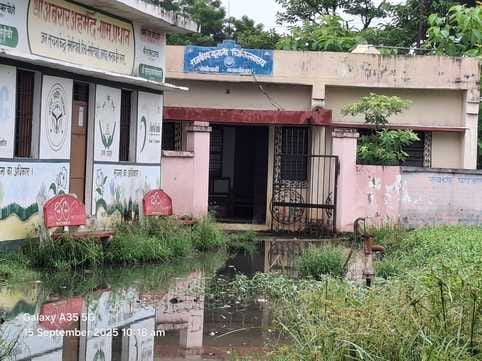 Semriyawan's Unani hospital, panchayat bhawan and community toilet turned into a pond