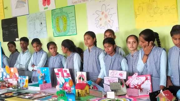 Models appreciated in science exhibition