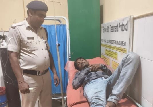 Passenger in Mahabodhi Express suffered chest pain, train stopped at Shikohabad