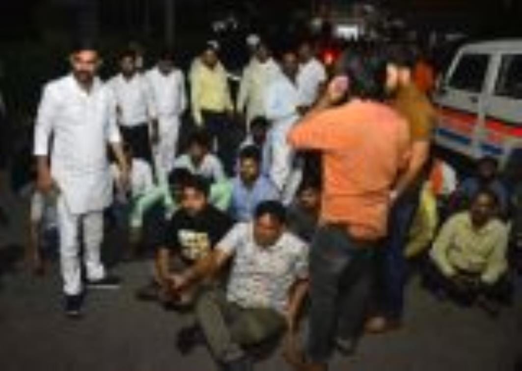 BJP workers and extremists demonstrated at the restaurant and ACP Chowk office