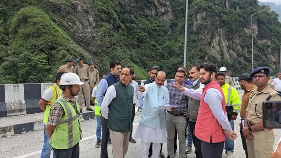 Instructions to restore Manali highway by 20th
