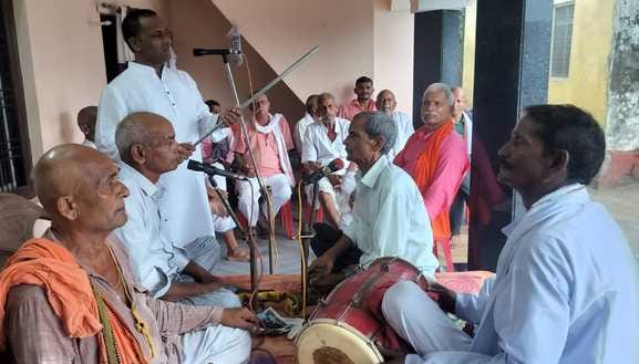 Heroic Alha singing resonated in Deori, the audience was filled with enthusiasm