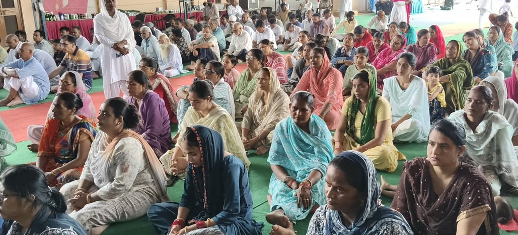 In the discourse, the devotees were told the importance of devotion to the Guru