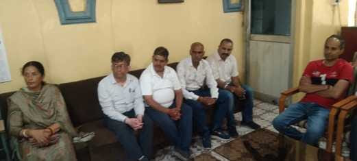 Traders protested against trade license, said extra burden is being put on them