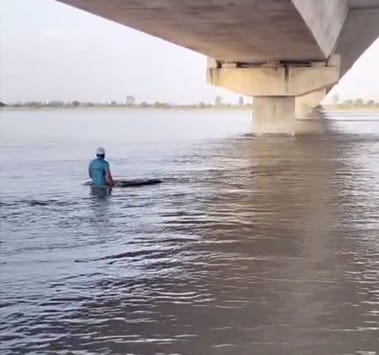 Middle aged man jumped into Yamuna