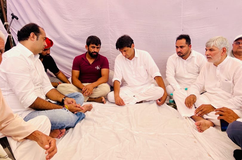 MP Deepender Hooda expressed condolences on the death of Bajrang Punia's father