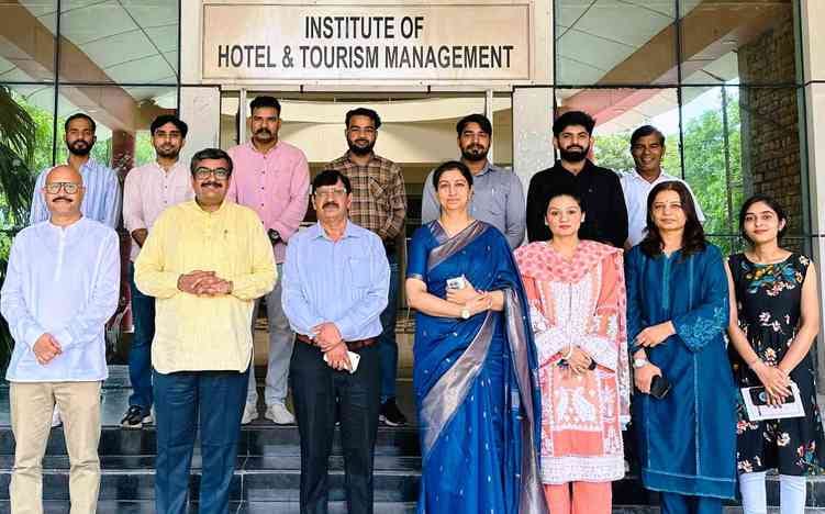 Lectures were given for researchers and new students