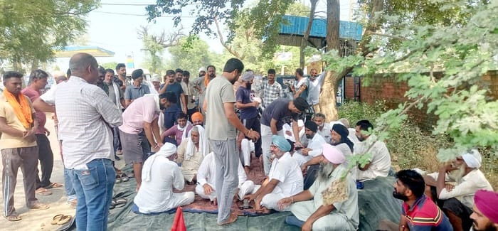 Farmers' organization expressed anger over the stoppage of tubewell supply of five villages