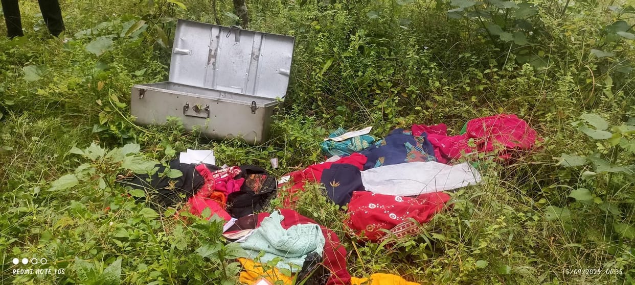 Theft from two houses in Jatha Bazar area