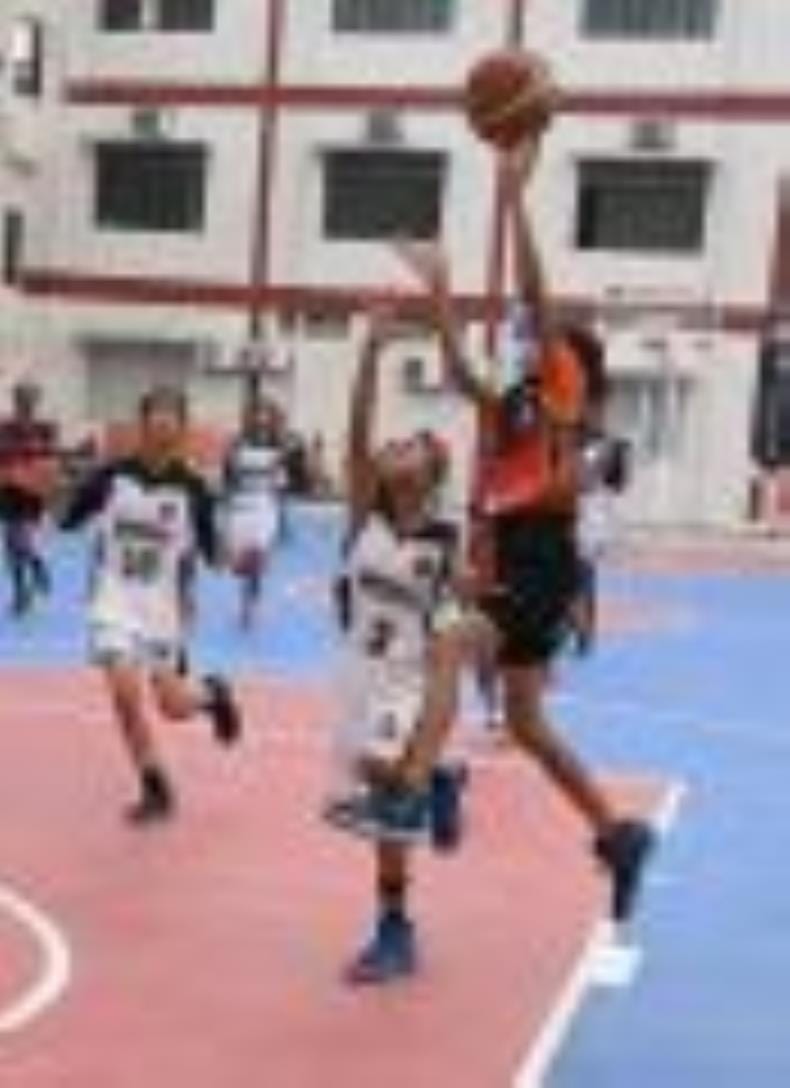 Varanasi defeated Kanpur in the state level girls basketball competition