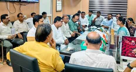 The mayor assigned responsibilities to the councillors for the service fortnight