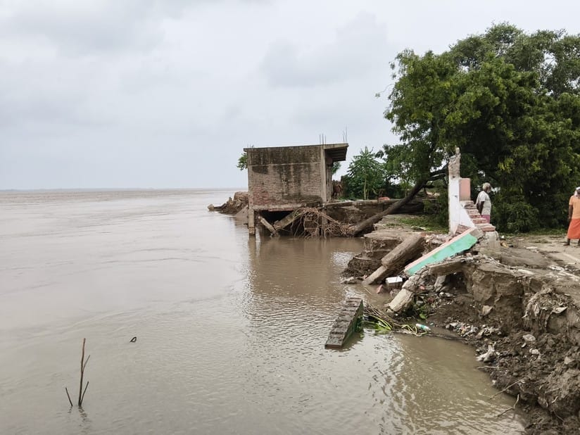After the floods, there is rot and stench in the villages