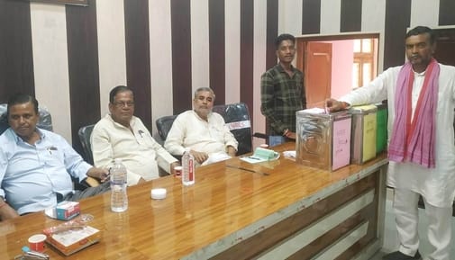 The old executive committee registered victory in the election of the grain trade committee