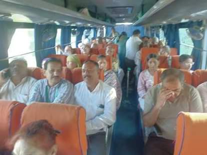 The elderly from the old age home visited Khatu Shyamji
