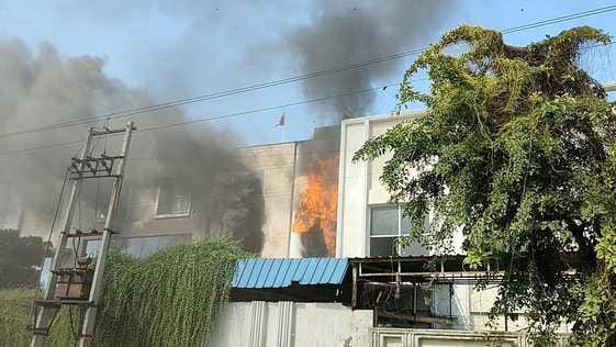 Fire broke out in a wood coating factory, four vehicles extinguished it in two hours