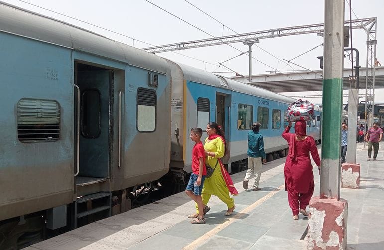 34 trains will have temporary halt at Bhodwal Majri station