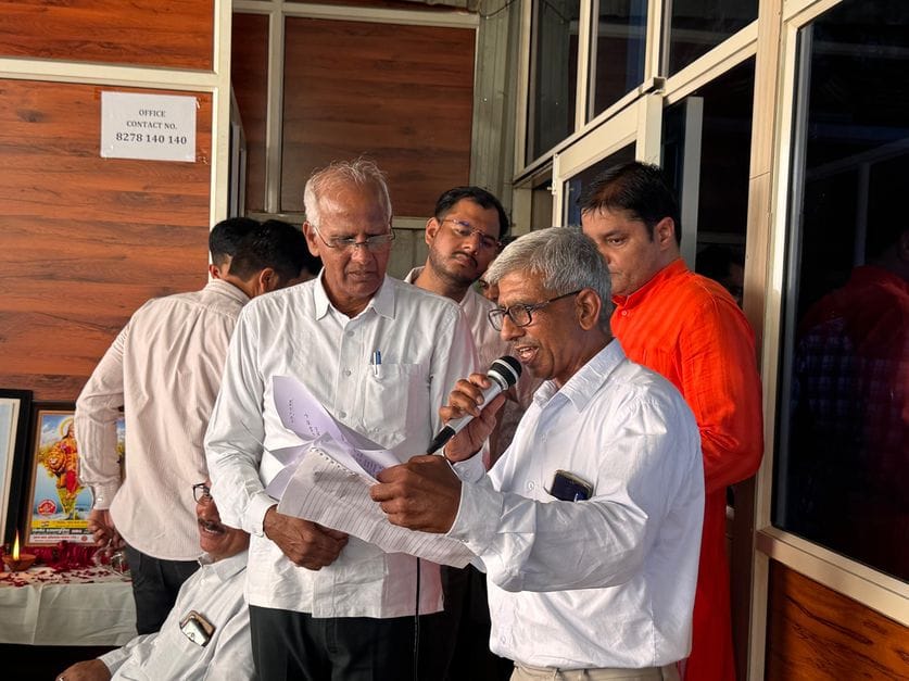 Prajapati Samaj submitted a memorandum to the MLA