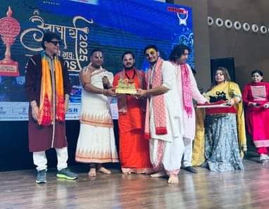 Mohit Das received the Acharya Devo Bhava award