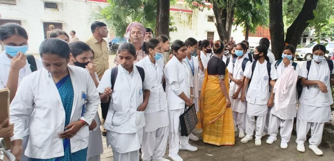 Nursing students beaten up in district hospital
