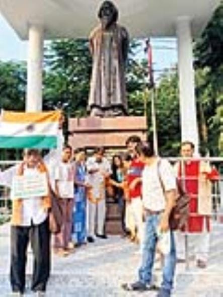 Bengali society demanded to give national language status to Hindi