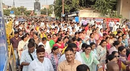 Demonstration demanding withdrawal of TET requirement