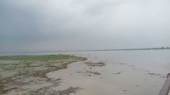 Ganga in spate due to cloudburst in Uttarakhand, villagers alerted