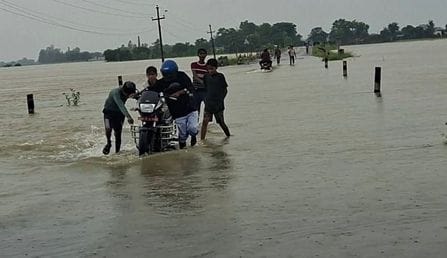 Siddharthnagar News : Rain washed away the colours of the arrangements... mismanagement came to the fore