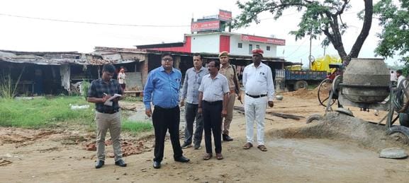 The road to the nursing college under construction was not built, DM expressed displeasure
