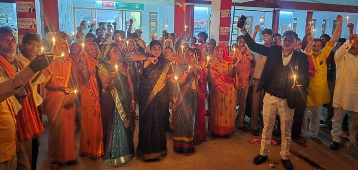 Women staged a sit-in protest in Mohanlalganj tehsil and took out a candle march