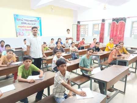 Students gave the message of saving ozone through essay
