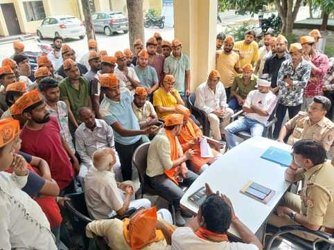 Protest against the detention of a Bajrang Dal worker