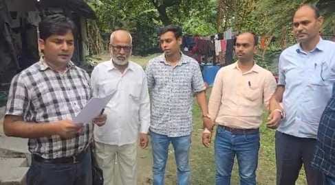 Muzaffarpur Bihar news : block revenue employee caught by vigilance team while taking bribe today