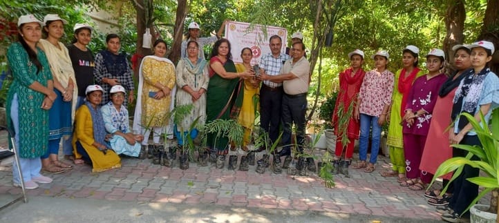 Maharaja Agrasen Women's College's education is top in poster making