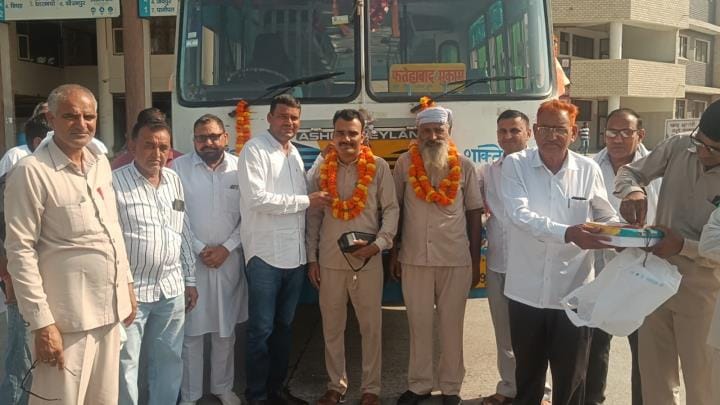 Direct bus service to the destination started, 30 devotees traveled on the first day, the roadways set the fare at 320 rupees.