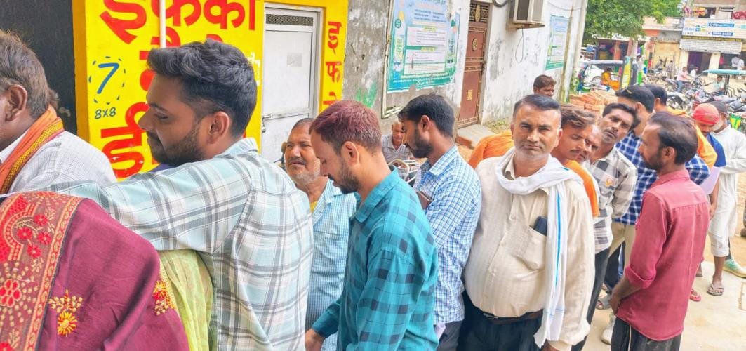 Committees are lying vacant, farmers are wandering for urea