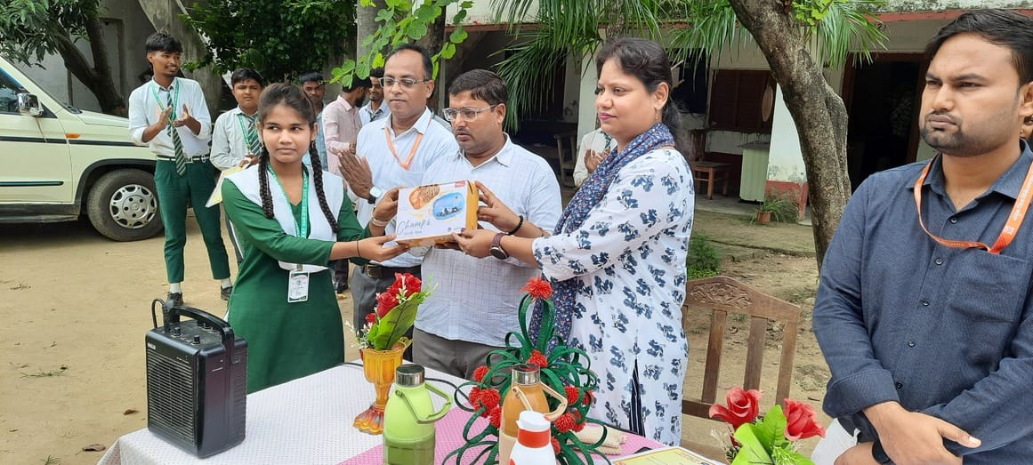Selection of four Manpari and Mandoot, will give information to avoid mental stress