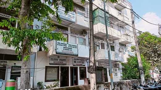 The number of chambers for advocates has not increased in the court premises