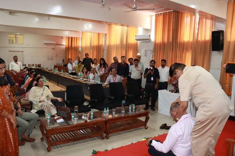 Experts gave information about the use of Yoga-Ayurveda