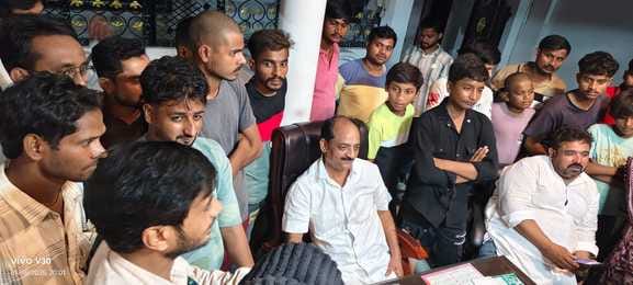 Electricity bill increased due to smart meter in Lal Gopalganj, consumers reached chairman's residence at night
