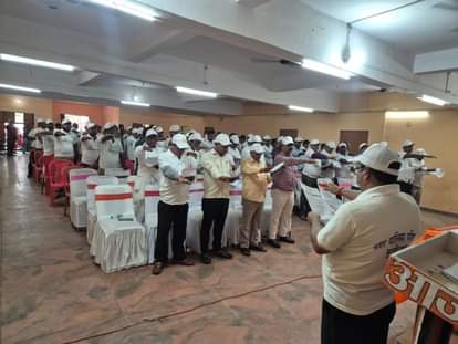 The employees were administered the oath of cleanliness